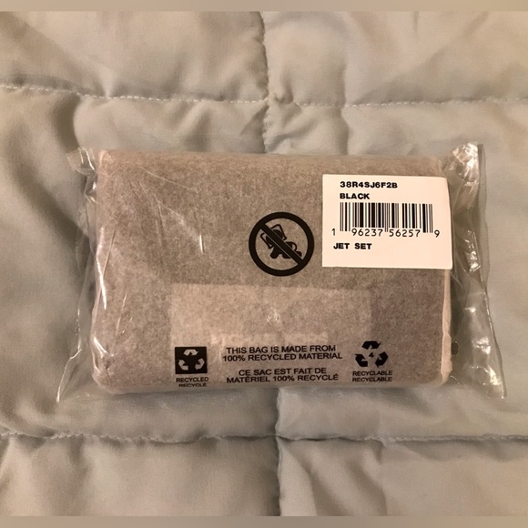 Michael Kors Jet Set Medium Slim Wallet - Picture 5 of 5